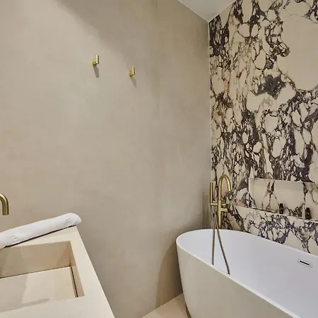 In The Marais With Air-conditioned By Studioprestige *