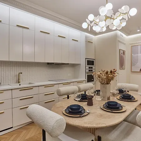 Apartment In The Marais With Air-conditioned By Studioprestige *