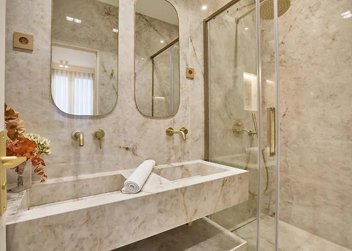 Апартаменты In The Marais With Air-conditioned By Studioprestige