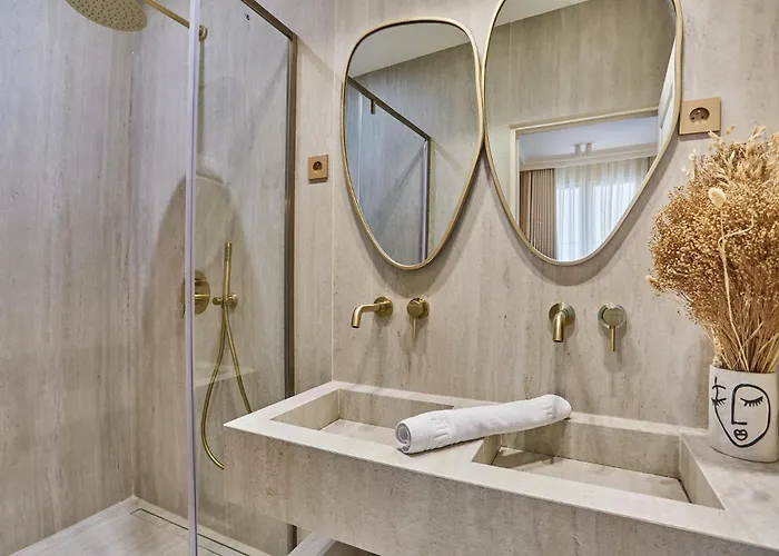 Апартаменты In The Marais With Air-conditioned By Studioprestige *