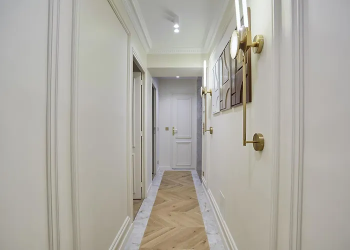 Апартаменты In The Marais With Air-conditioned By Studioprestige