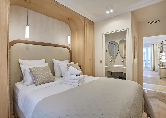 Апартаменты In The Marais With Air-conditioned By Studioprestige