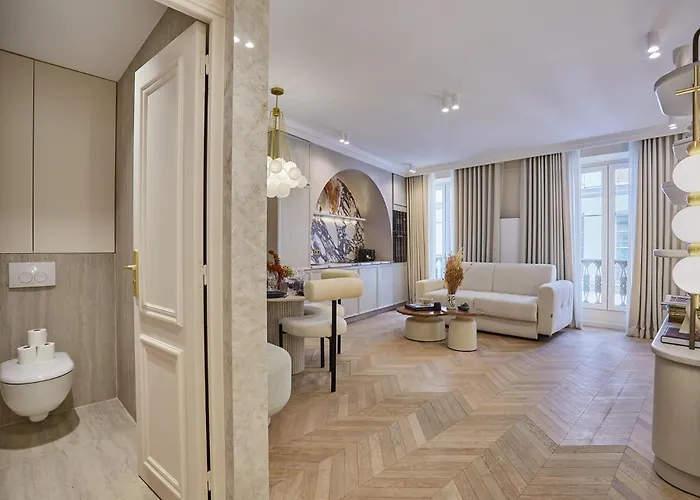 Апартаменты In The Marais With Air-conditioned By Studioprestige