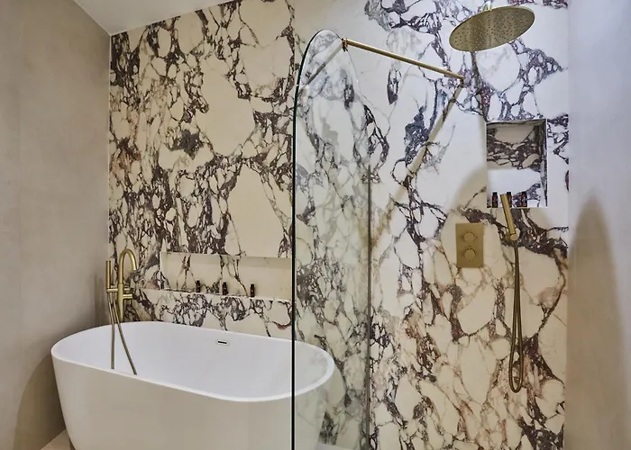 In The Marais With Air-conditioned By Studioprestige *