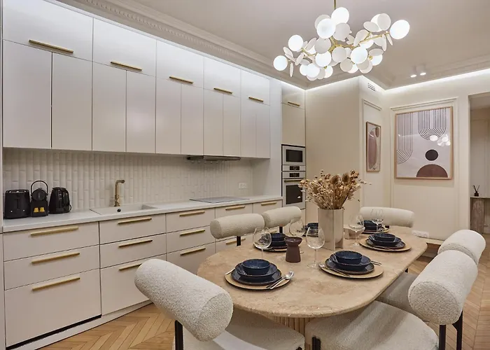 Апартаменты In The Marais With Air-conditioned By Studioprestige *