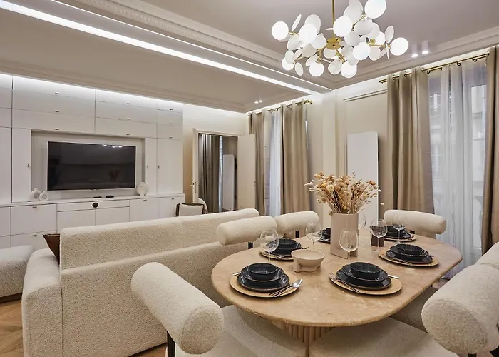 In The Marais With Air-conditioned By Studioprestige Апартаменты Париж