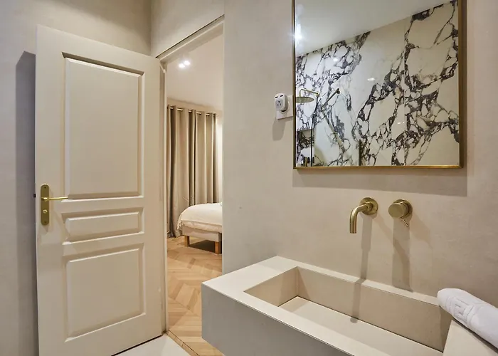 Апартаменты In The Marais With Air-conditioned By Studioprestige Париж